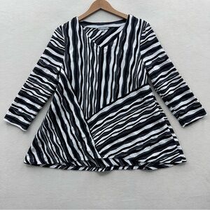 Habitat Women's Medium Black White Textured Knit Top